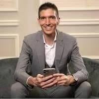 "Dans un marché immobilier en constante évolution, l'expertise de Xavier en matière d'investissement à haut rendement est inégalée."